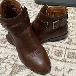 Women’s brown boots by BOC